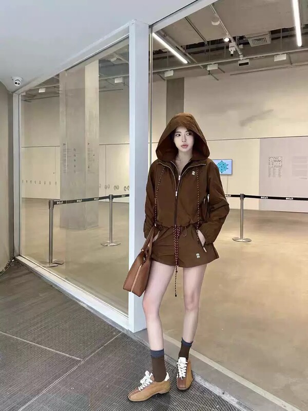 高品质miumiu夏新款尼龙系列微标拉链式连帽防晒服套装显瘦休闲女|undefined