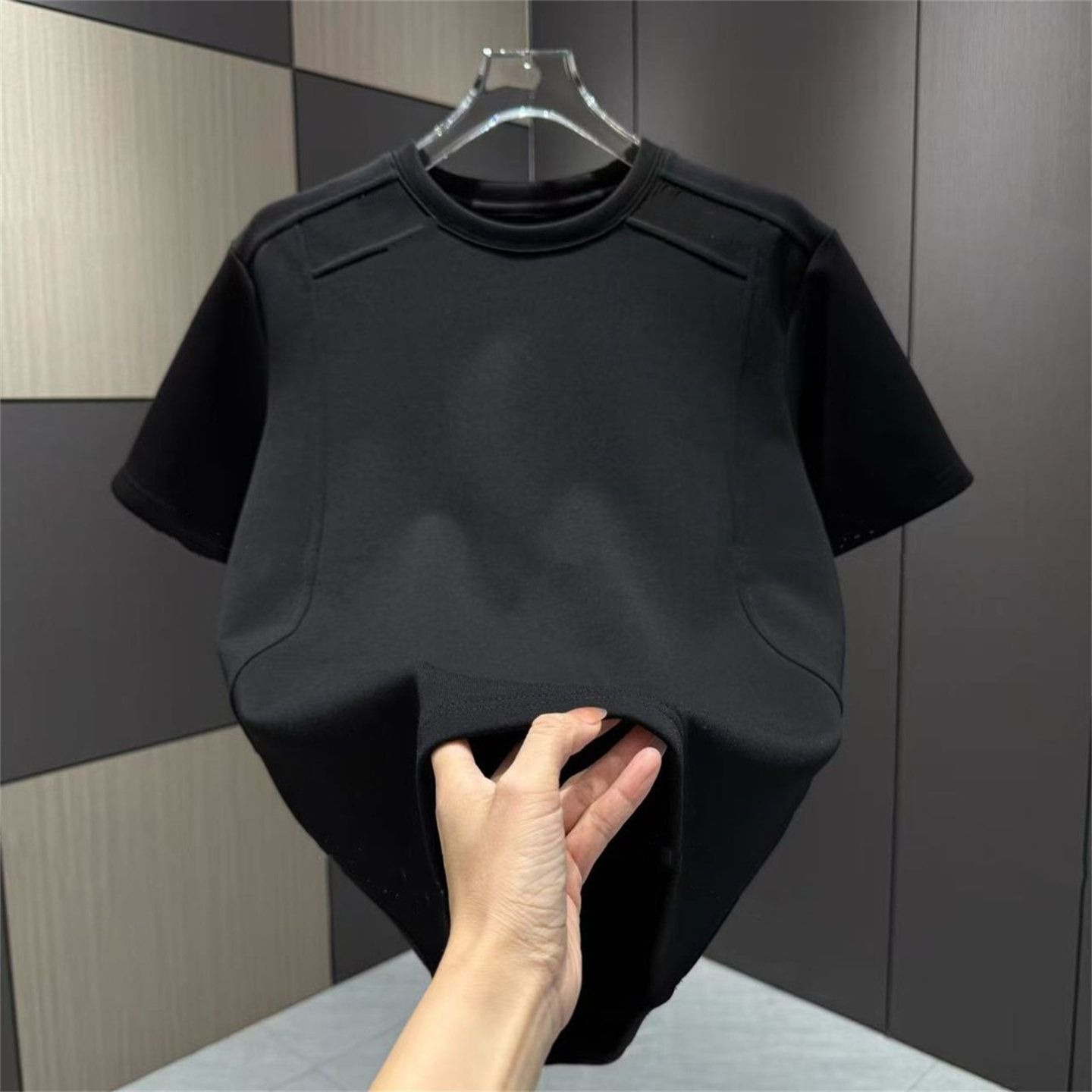 T-shirt homme décontracté à col rond texturé, coupe ample, manches courtes, style simple, idéal pour le printemps/été._voghion.com