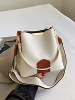 П shoulder bag - модная сумка на одно плечо с регульруемым ремнем- черный, белый, хаки, коричневый