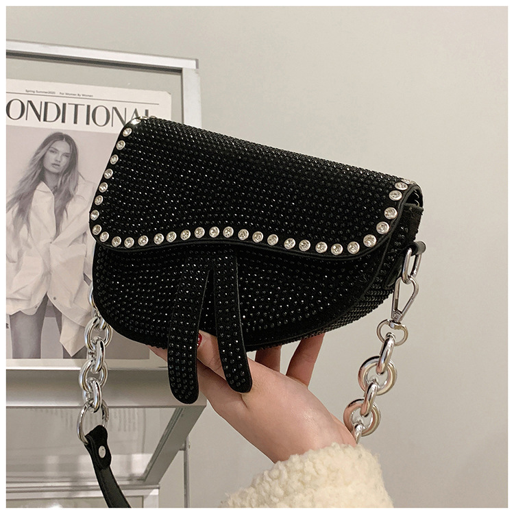 Korean New Fashion Diamond-studded Saddle Shoulder Chain Small Bag Wholesale Nihaojewelry display picture 3