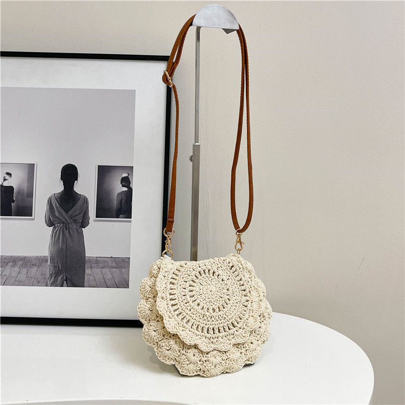 法式田园风超火草编包包女式新款轻奢小众高级感斜挎编织小包