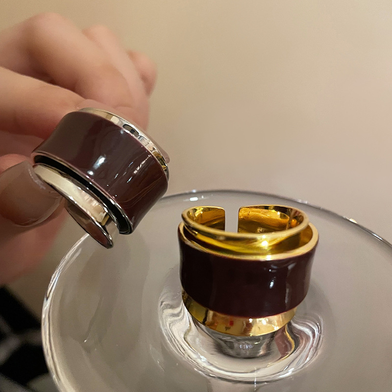 Bague élégante et discrète, double couche, style goutte d'huile, idéale pour les déplacements quotidiens. Design unique et raffiné._voghion.com