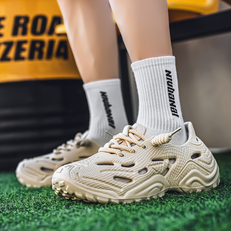 Zapatos de coco diseñados lujosos de verano 2025 zapatos de hombre zapatos de agujero de playa al aire libre zapatos de video sandálias para hombres