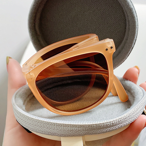 New style folding sunglasses for female internet celebrities, same style polarized sunshade sunglasses for men, Xiaohongshu air cushion glasses case wholesale
