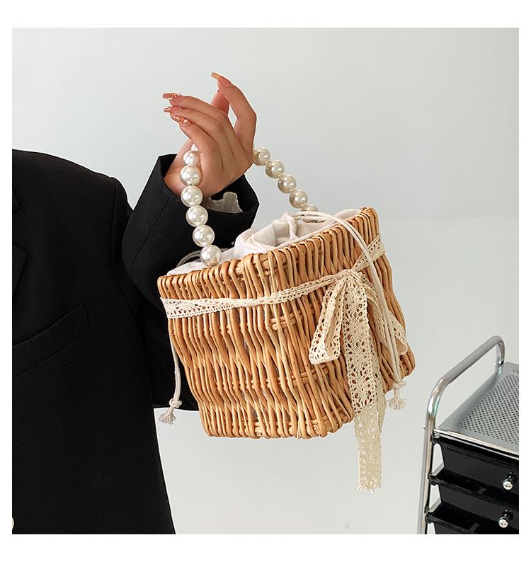 Women's Small Straw Solid Color Vacation Beach Beading Weave String Straw Bag display picture 6