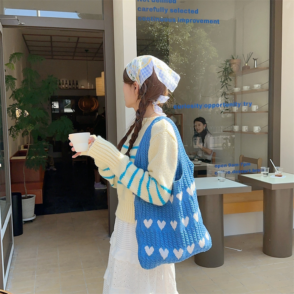 310161 Knitted heart-shaped Wool Bag for Women 2023 Autumn/Winter new single-shoulder handbag, portable tote bag for shopping undefined