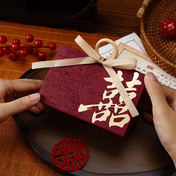 Wine Red Gold-Plated High-End Wedding Candy Box, Special Candy Box for Wedding and Engagement, 2026 New Model Triangular Candy Packaging Box