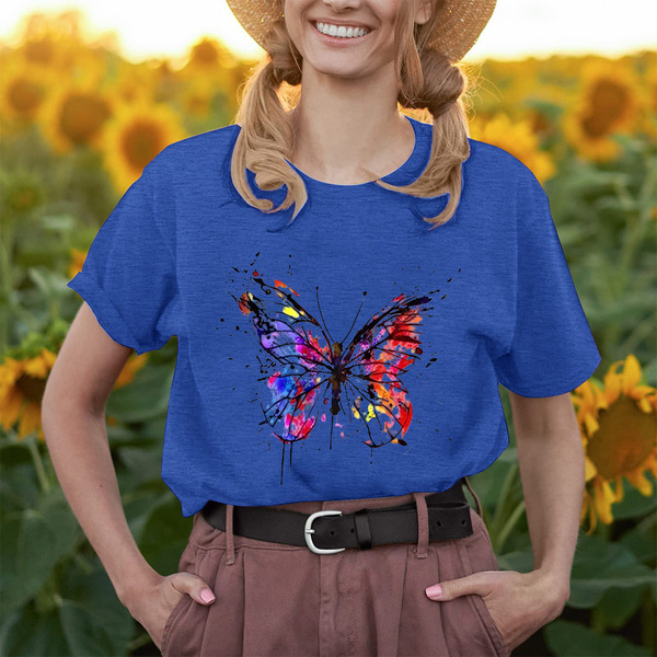 summer T-shirt for leisure with a round collar