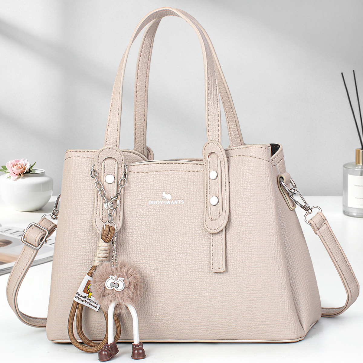 Casual muñeca colgante bolsos de mano simple bolsos de hombro de color sólido bolsos de moda bolsos transfronterizos