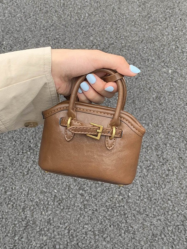 Bolsa para mujeres 2025 nueva bolsa de hombro de tendencia europea y americana transfronteriza gran capacidad de alta calidad retro bolsa de viaje