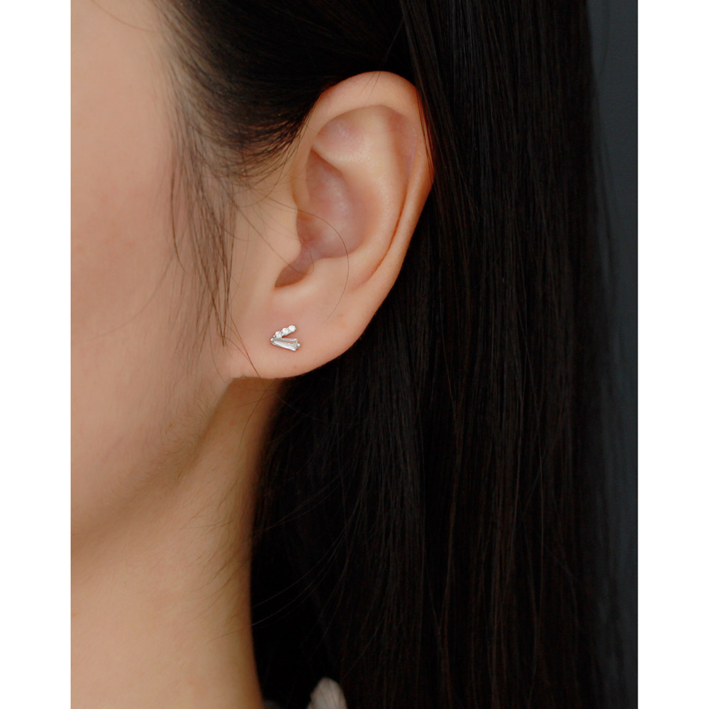 925 Sterling Silver Ear Needle Material 18K Real Gold Plated Plating Material 1 Pair 925 Sterling Silver Zircon Letter Ear Studs