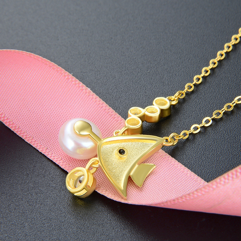 Japón y Corea del Sur personalidad creativa colgante de zircon S925 plata esterlina chapado en oro pequeño pez collar de perlas