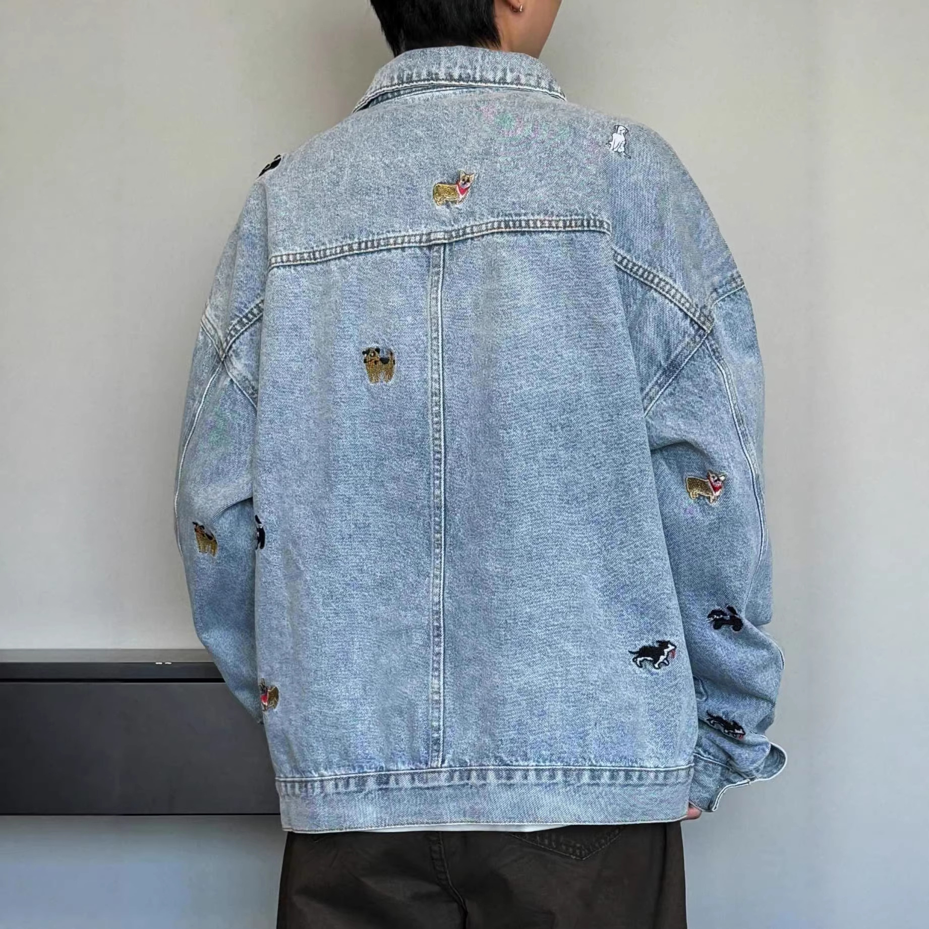 Giacca in denim con ricamo vintage a tema cartone animato - Cappotto oversize da streetwear per uomo e donna (S-2XL)_voghion.com