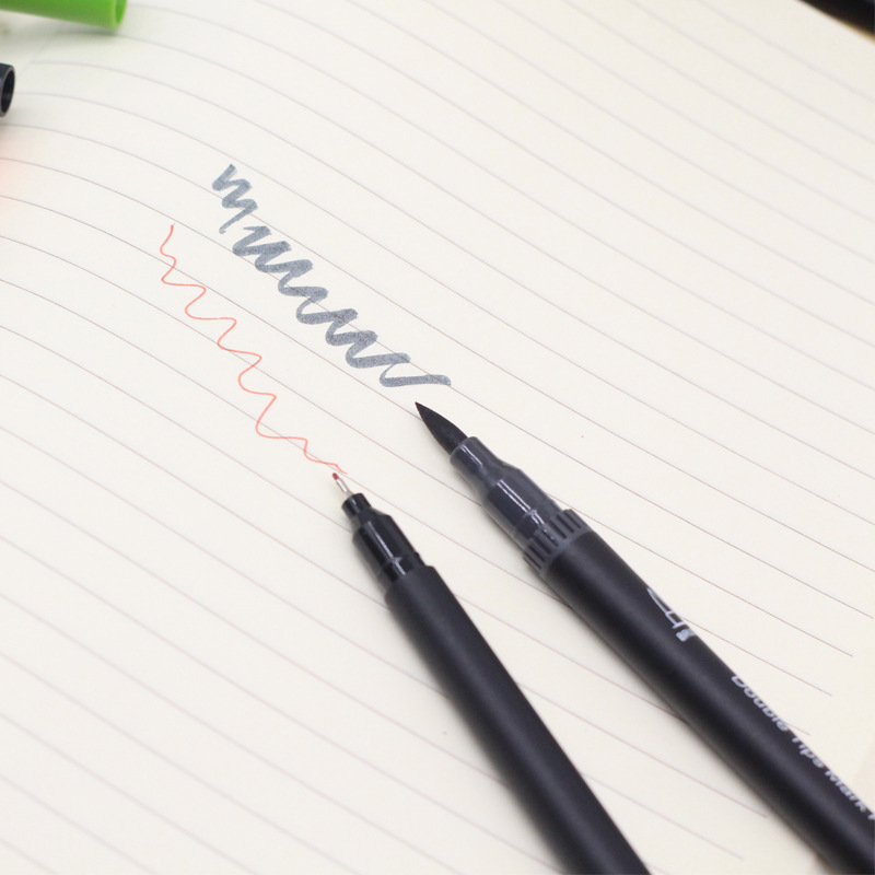 Suministro directo de fábrica pluma de acuarela de doble cabeza pluma de gancho marcador de pelo suave 120 colores opcional LOGOTIPO imprimible