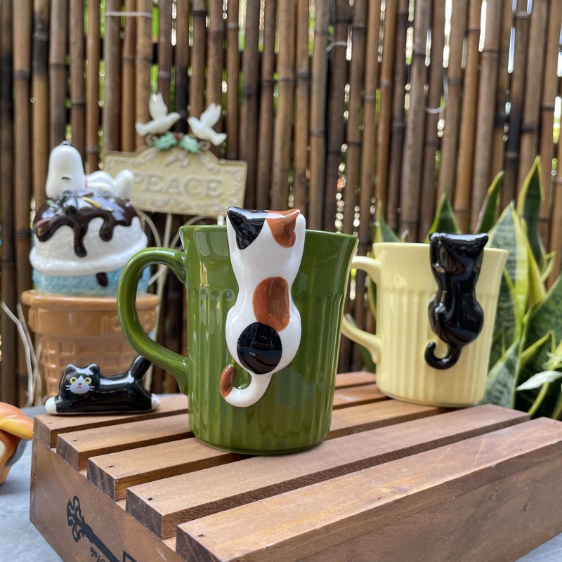 Echa un vistazo a la taza de cerámica para gatos, alto valor facial, textura encantadora, taza de café tridimensional para gatos.