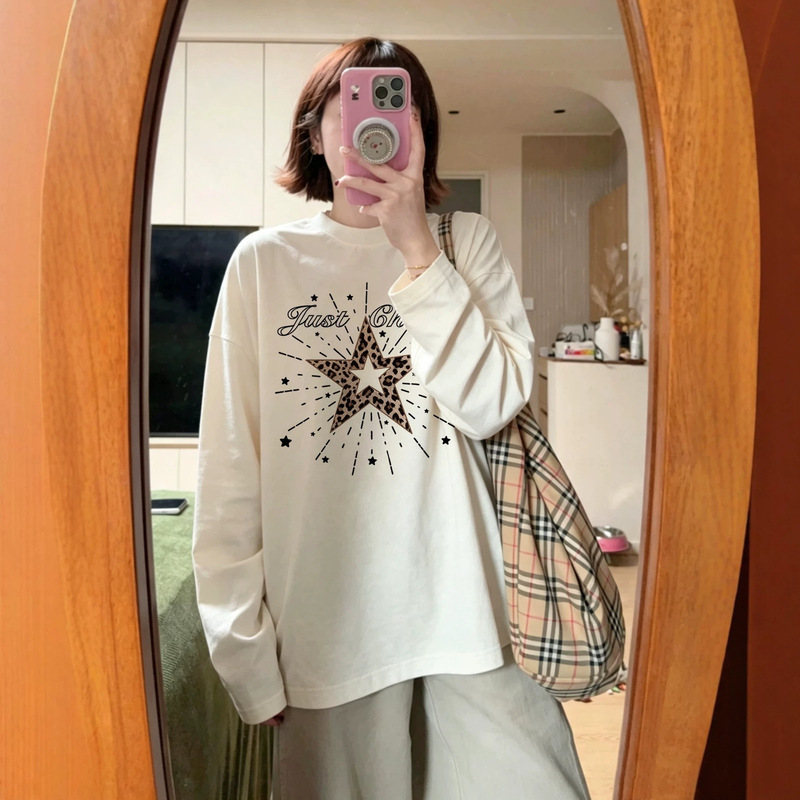 American-style star print long-sleeve t-shirt for women, spring and autumn 2026 new model, loose and casual design, niche base shirt top American-style star print long-sleeve t-shirt for women, spring and autumn 2026 new model, loose and casual design, niche base shirt top