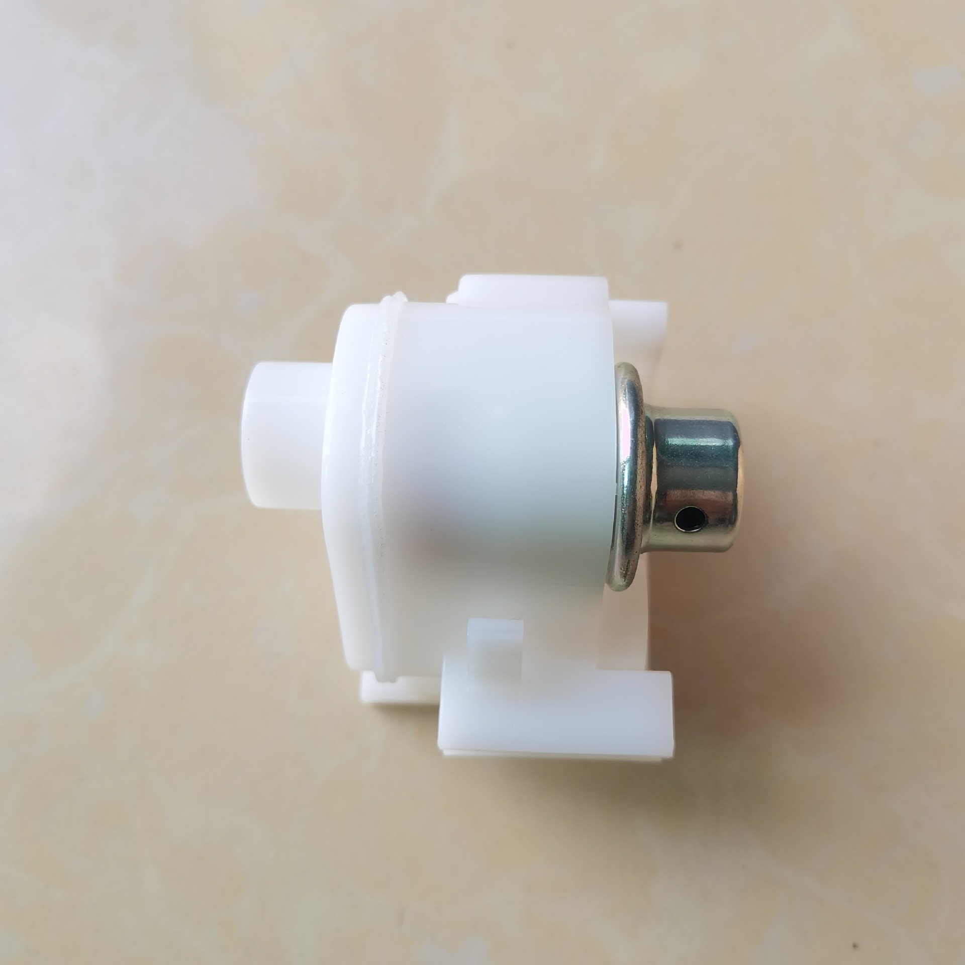 1561048H00 Is Suitable for Suzuki Fuel Pump Assembly Gasoline Filter Gasoline Filter Element