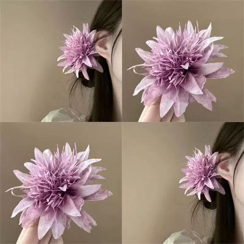 Super Fairy-Like Purple Sea Anemone Flower Hairpin for Spring and Summer Seaside Photoshoots, Creating a Dreamy Atmosphere, Realistic Flower Hair Accessory