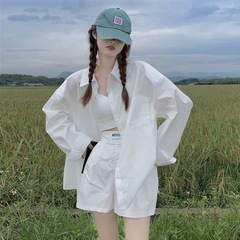 青系の白いシャツのコートの女性の春と秋の新しい上着のゆったりした怠惰な風の日焼け止めの長袖のシャツ