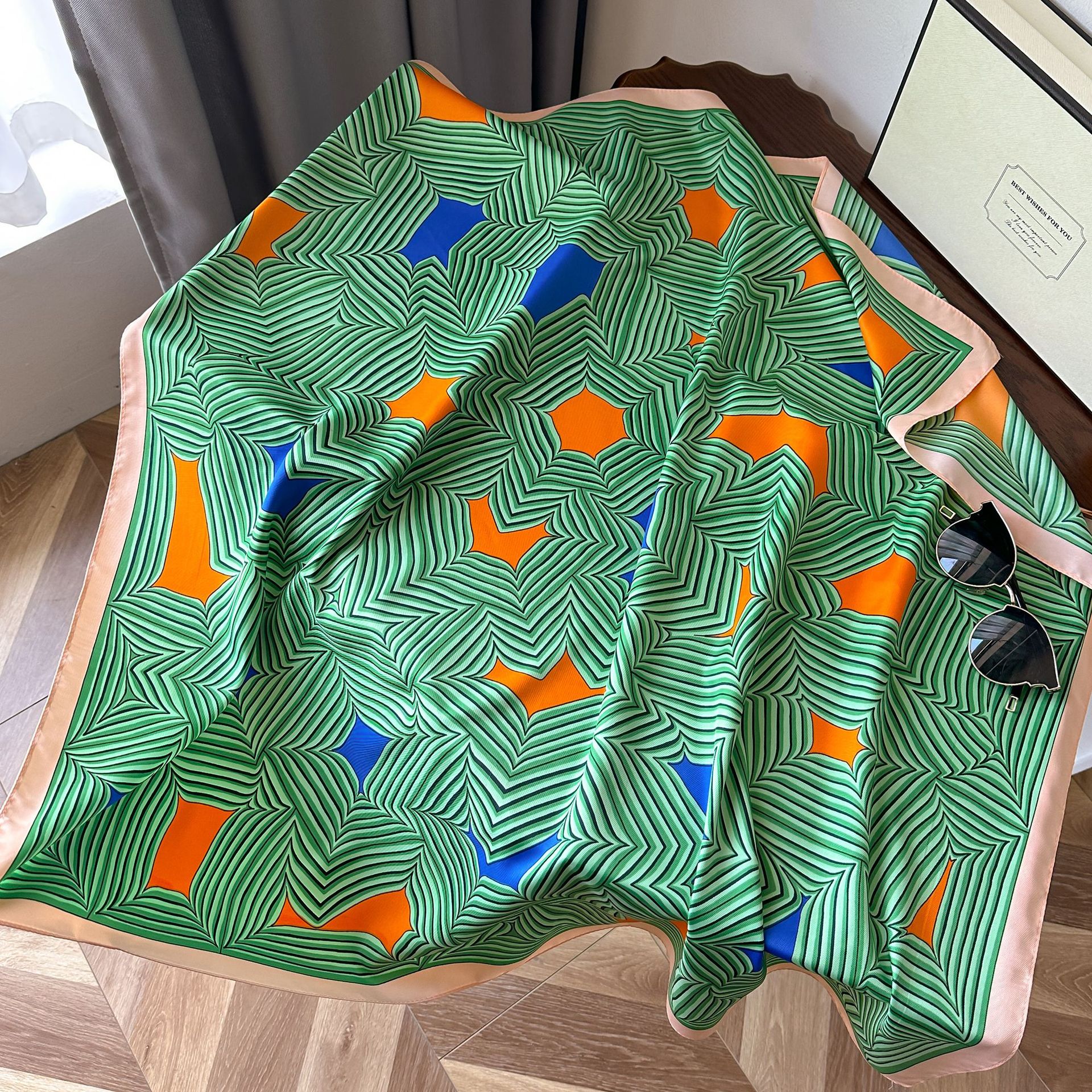 2023 Autunno Nuova Sciarpa di Seta A Righe Sciarpa Quadrata Edizione Coreana delle Donne Stampato Imitazione di Seta Fascia Protezione Solare Scialle_voghion.com