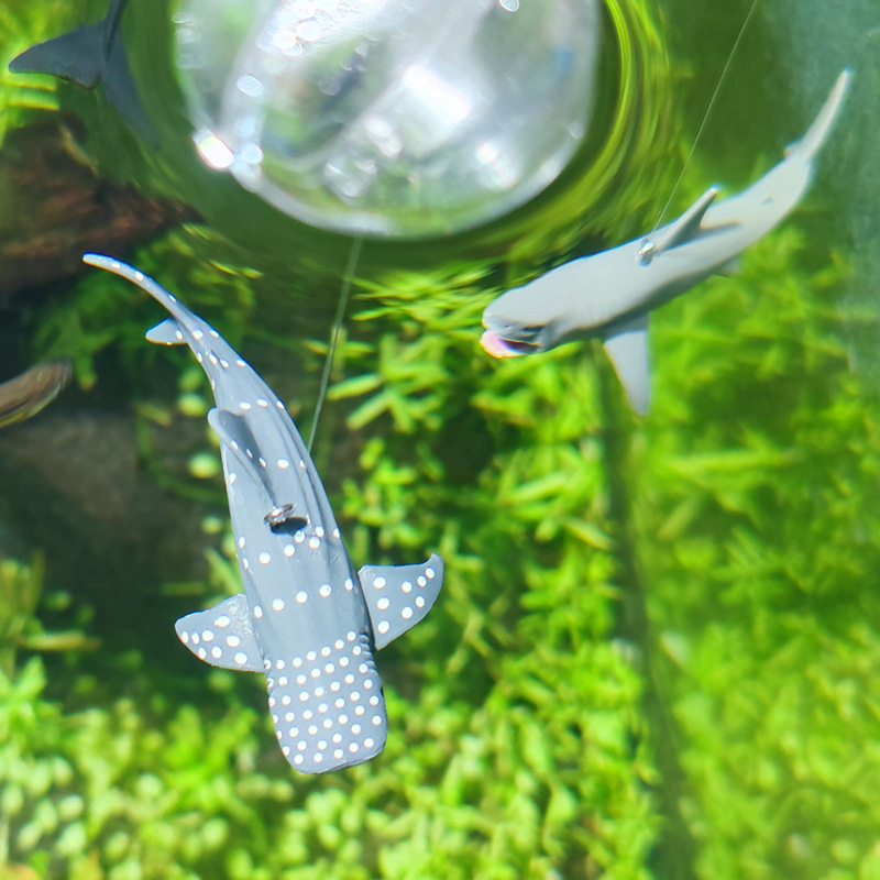 Venta caliente decoración de acuario simulación tiburón ballena azul mundo submarino tanque de peces blanco flotante acuario decoración de paisajismo spot