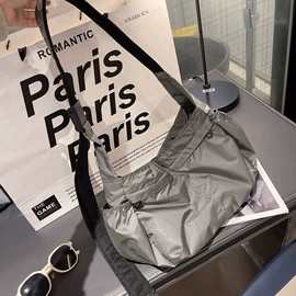 女士斜挎包;女士单肩包;休闲背包