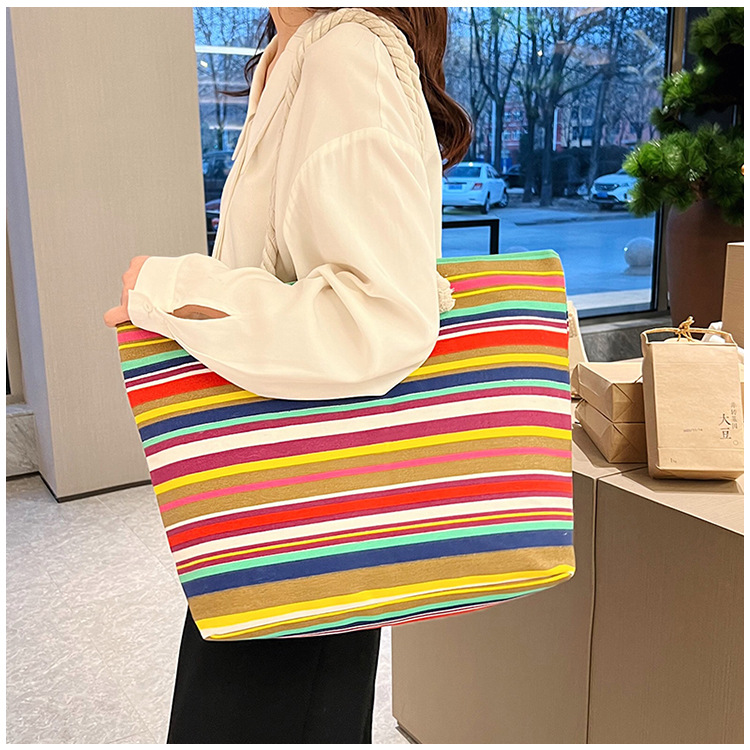 Women's Medium Canvas Geometric Stripe Streetwear Sewing Thread Square Zipper Tote Bag display picture 23