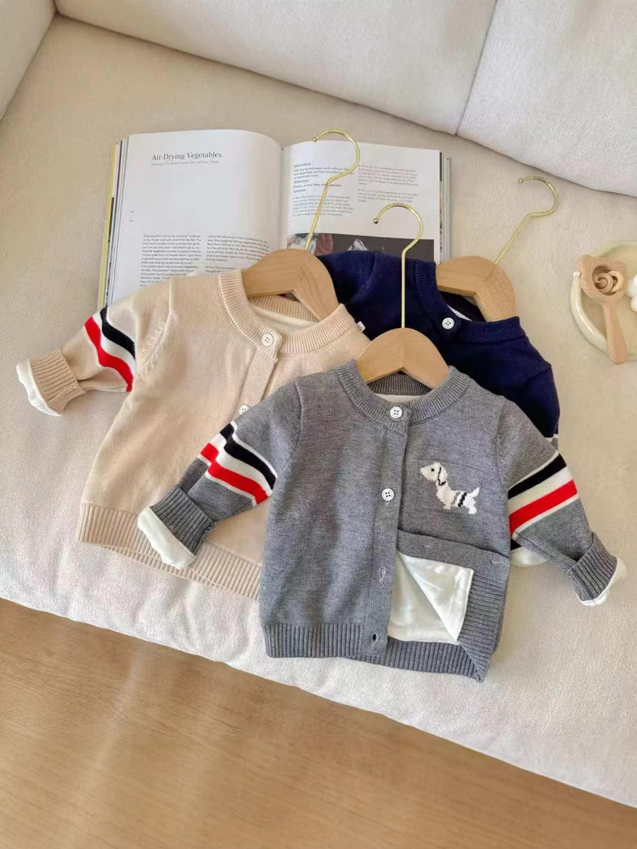 Fleece children's cartoon sweater