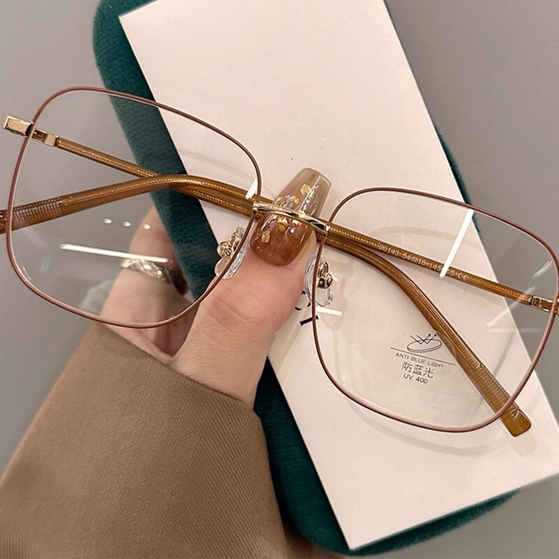 Slimming Effect Eyeglass Frames in Milk Tea Color for Women, Large Frame Glasses for Nearsightedness, Can Be Fitted with Trendy Prescription Lenses, Small Frame Computer Glasses
