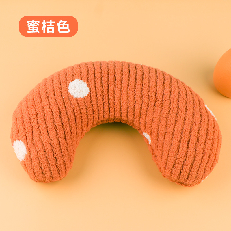 주황색 흰색 점