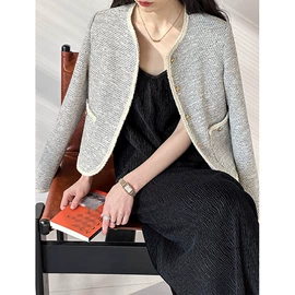 女式衬衫;毛衣;休闲裤