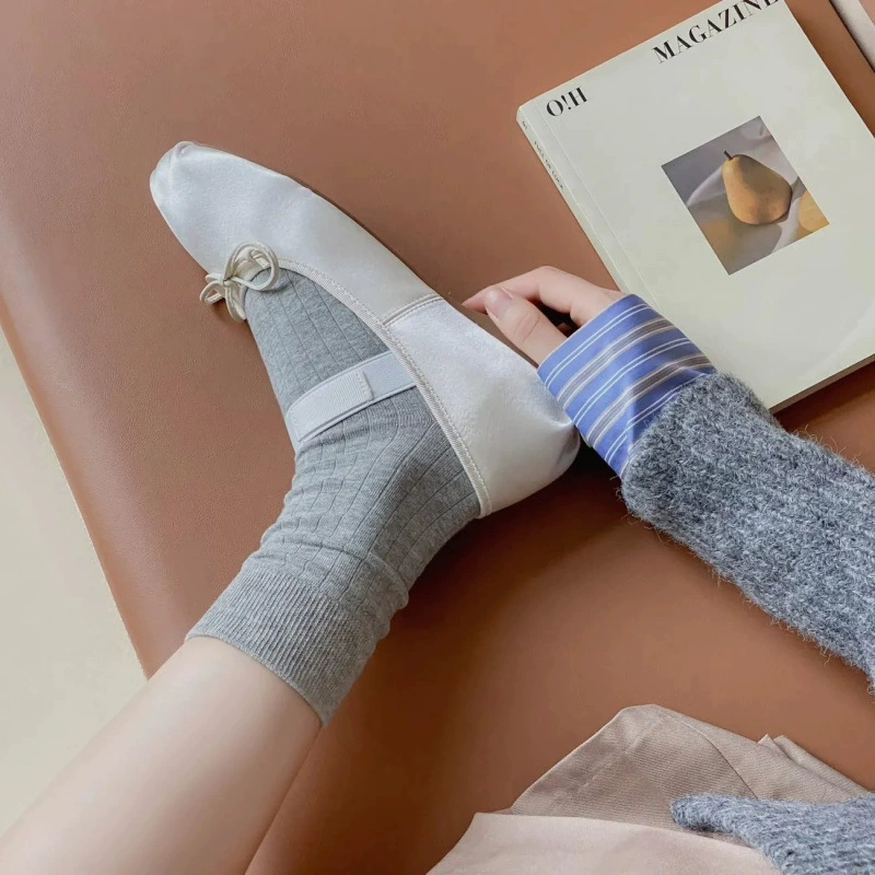 Весна и лето новая простота носки, стильные универсальные MiuMiu, показывают чистый цвет хлопковые носки в вертикальную полосу