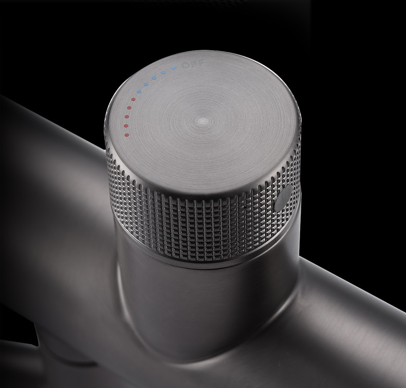 The Maneki Neko faucet shows temperature. It features a full copper swing arm washbasin gun and a gray LED digital display undefined