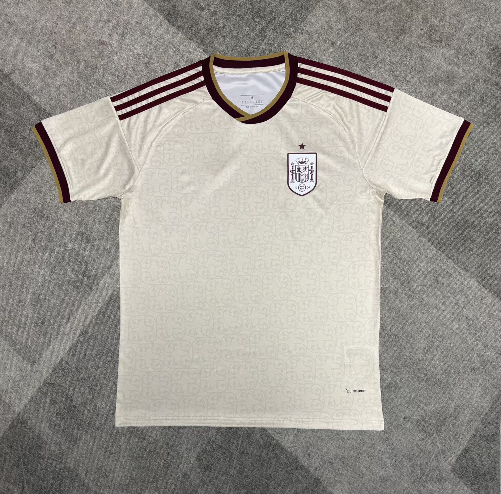 26-27 España fuera