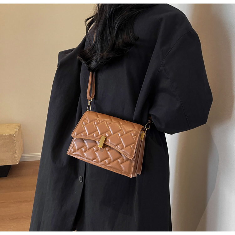 Borsa popolare e di nicchia 2023 Borsa da donna nuova Borsa a tracolla con diamanti autunno e inverno Borsa a spalla singola sotto le ascelle Borsa piccola quadrata_voghion.com