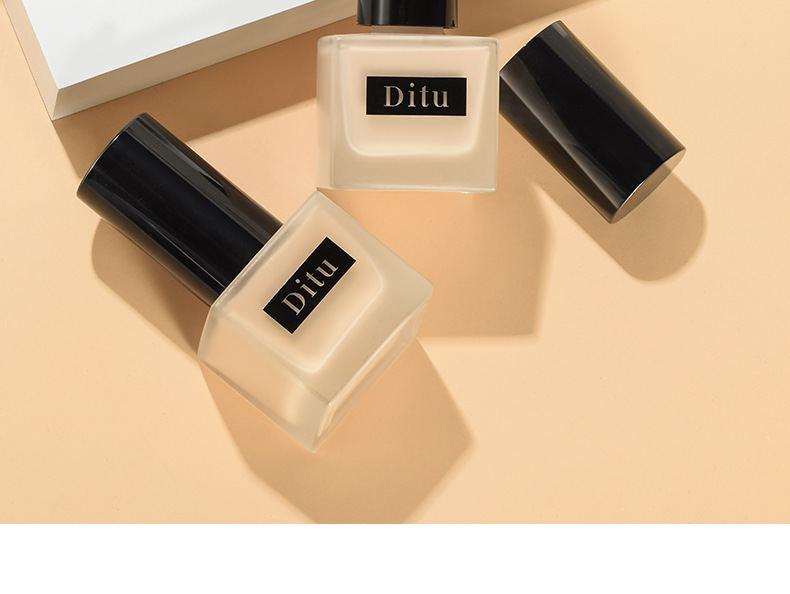 Ditu High Concealer Long-lasting Foundation is a clear, moisturizing, and non-dull concealer that is refreshing and does not cause powder clogging. It is an affordable alternative undefined