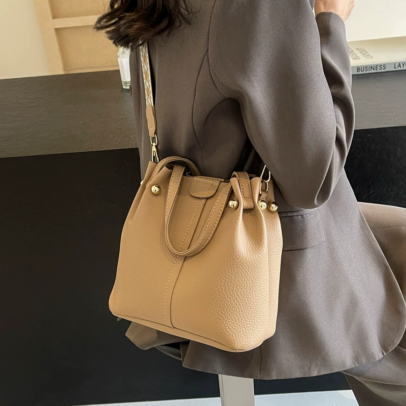 Universal Shoulder Bag, Multi-Strap Design, High-Quality Style, 4 Colors
