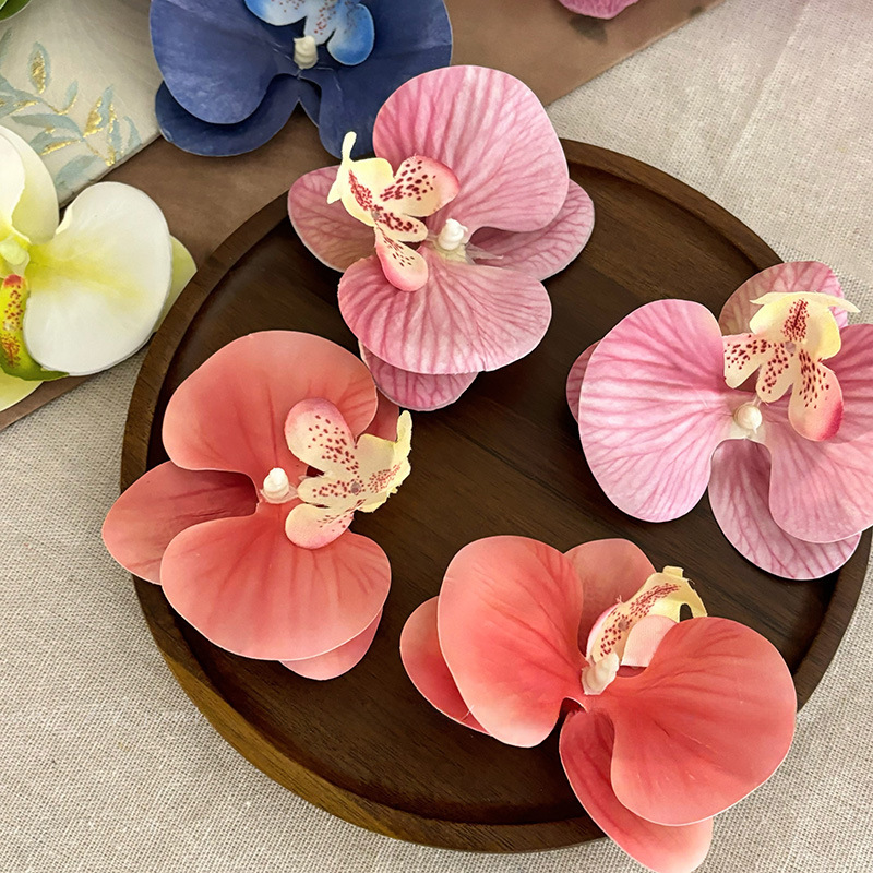 Wearing flower phalaenopsis side clip hairpin in this world, atmosphere feeling, photo, hair clip, seaside holiday hair accessories, headdress_voghion.com