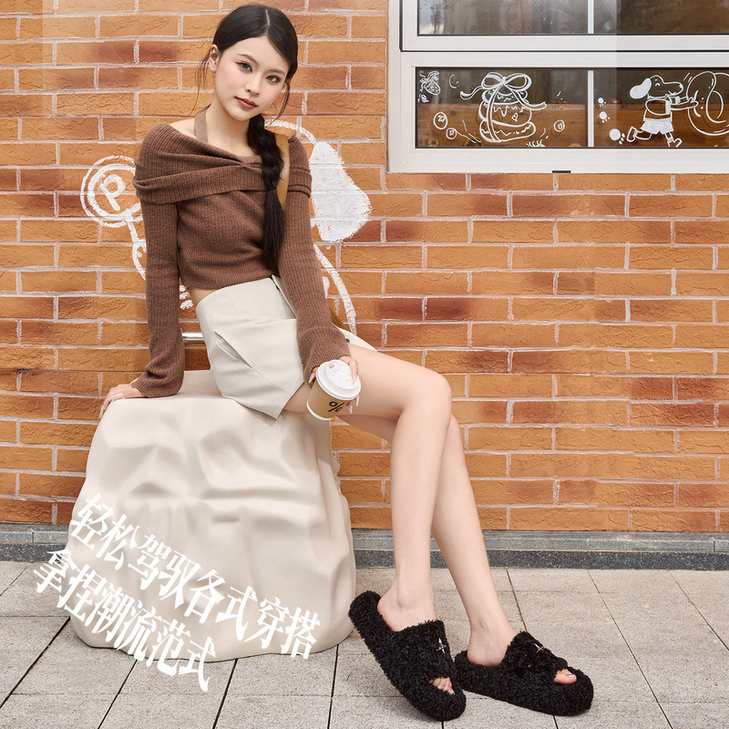 厚底十字徽章毛毛拖鞋女外穿2025新款冬季毛绒高级感复古黑色增高|undefined