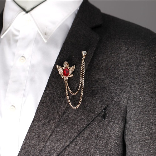 Korean crystal suit brooch with chain tassel corsage, luxurious and elegant eagle wings collar pin, coat collar flower accessories