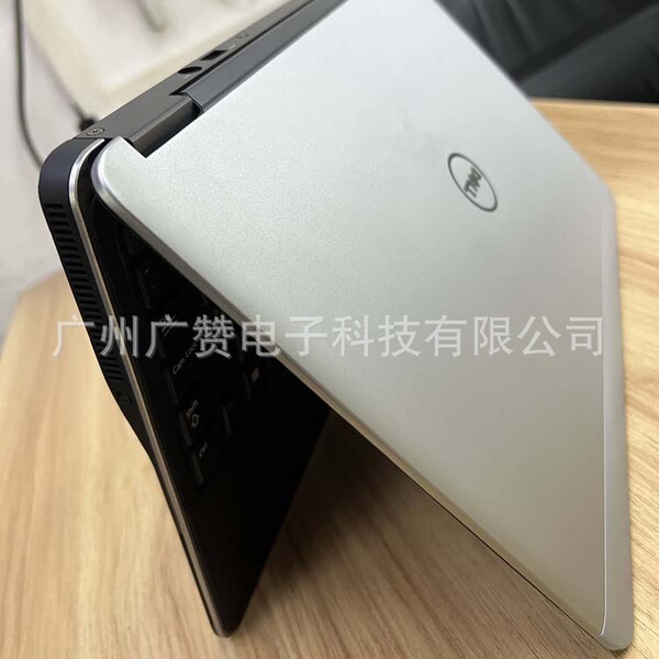 ultra thin handheld laptop