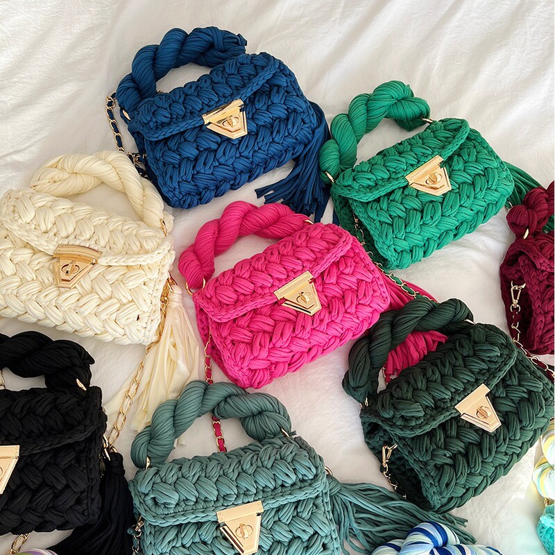Elegant hand-woven bag crochet bag Amazon cross-border shoulder bag female twist portable tassel bag wholesale