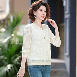 连衣裙;时尚休闲套装;羽绒服