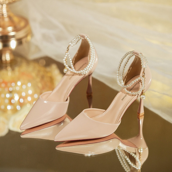 High heels pointed-toe