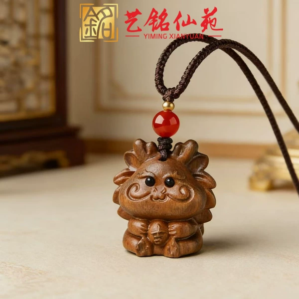Yiming Xianyuan green sandalwood carved tiger [necklace] one