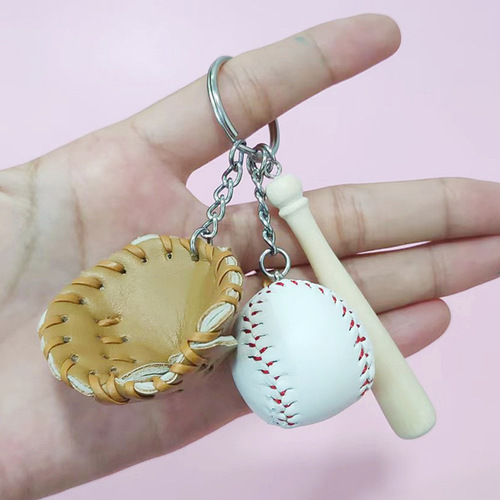 Creative baseball keychain bag hook, baseball three-piece gift set, fashionable couple's small gift hook, wholesale