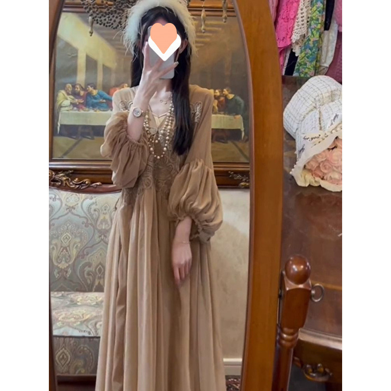 小众设计棕色v领连衣裙女装2025新款春款气质超好|undefined