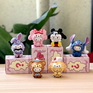 Фигурки Sanrio в образах My Melody и Stitch