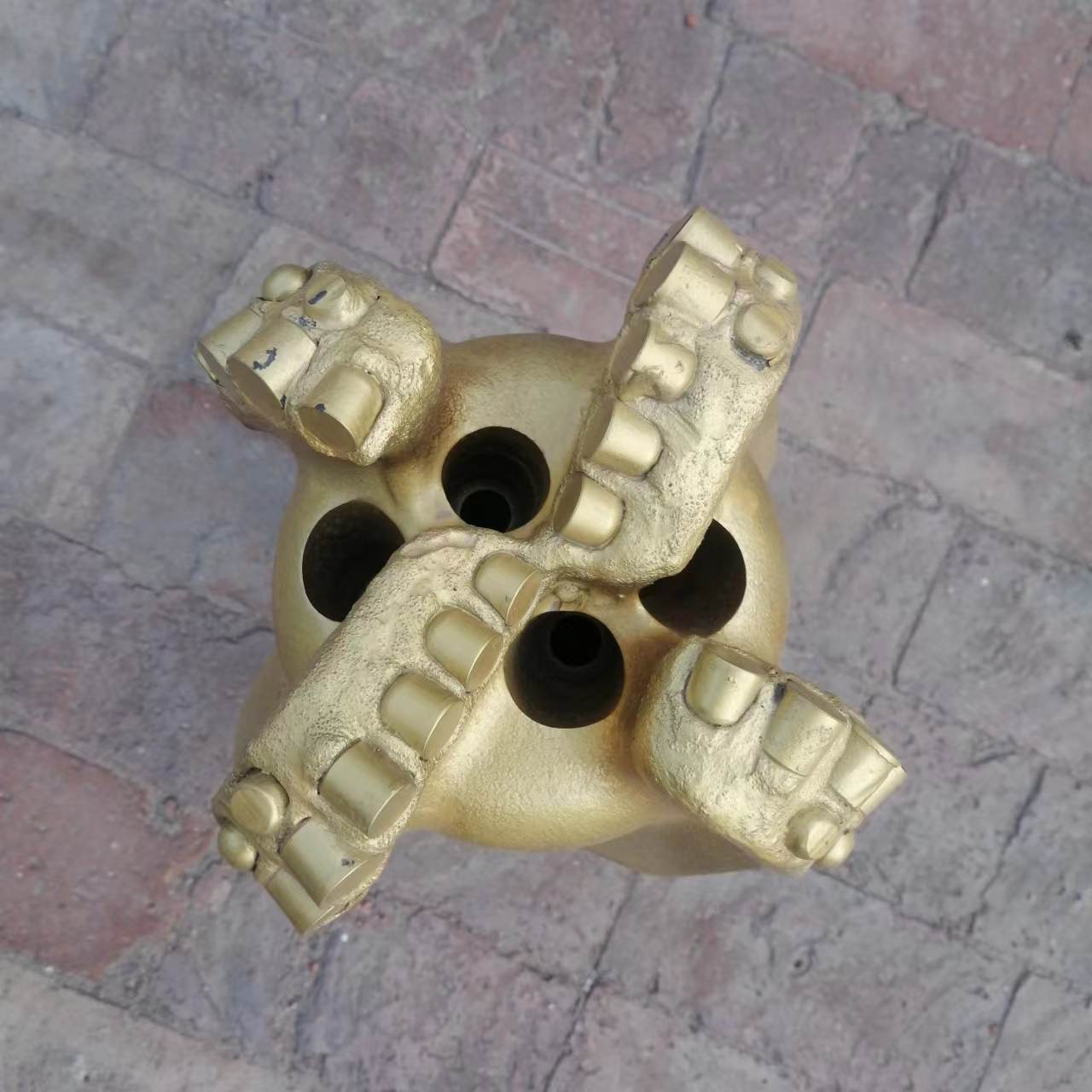 8  1/2钢体PDC4刀翼  二手