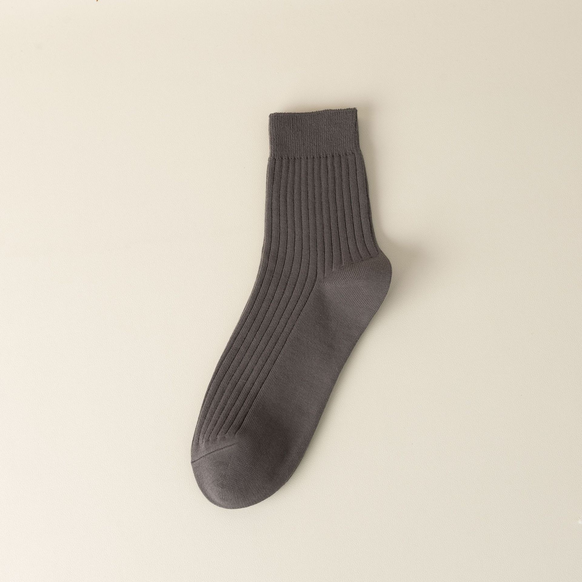 Calcetines calcetines de algodón de doble aguja para hombre primavera color sólido absorbente de sudor y desodorante calcetines simples calcetines de tubo de moda de negocios al por mayor